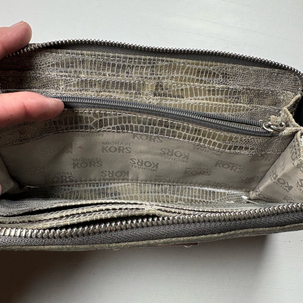 Michael Kors Lizard-Embossed Leather Wallet - Picture 4 of 6